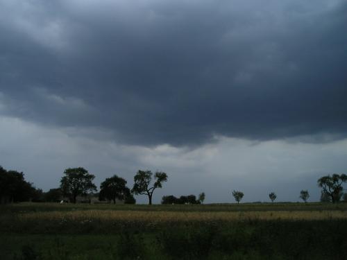 bouřkové mraky nad Ostrovskou plošinou