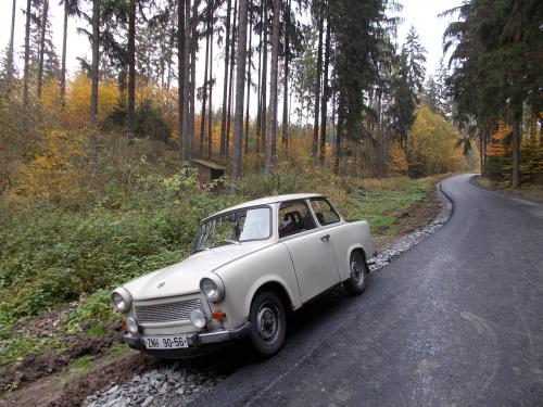 nová příjezdová cesta k základně (foto Kleberc)